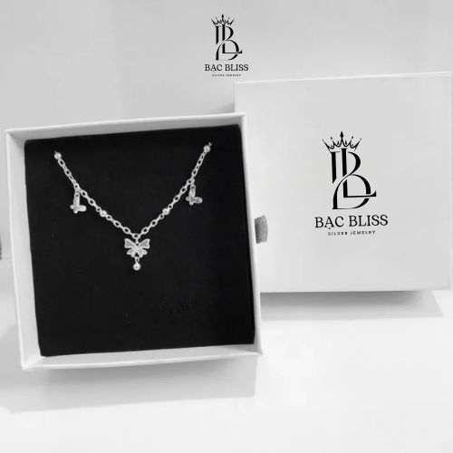Sản phẩm lắc tay bạc tại shop baclphẩm lắc tay bạc tại Bacbliss