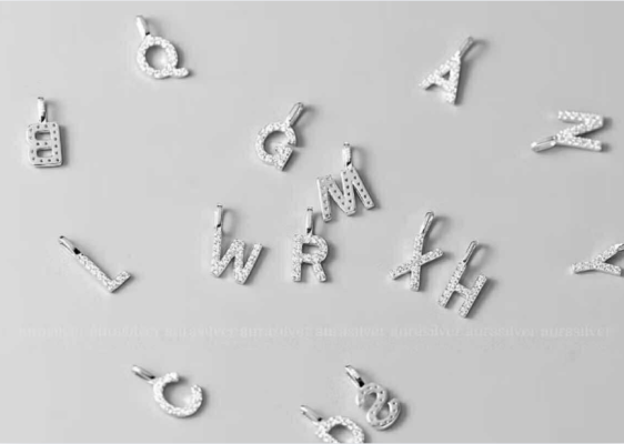 Mặt Dây Chuyền Chữ Cái Nhỏ Nhắn